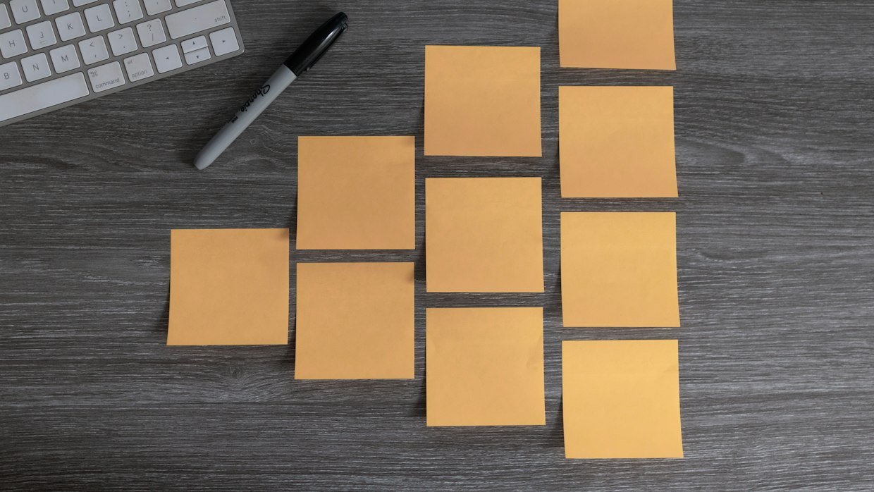 A sticky note with a question mark, for what Microsoft leaves unanswered on its support page.