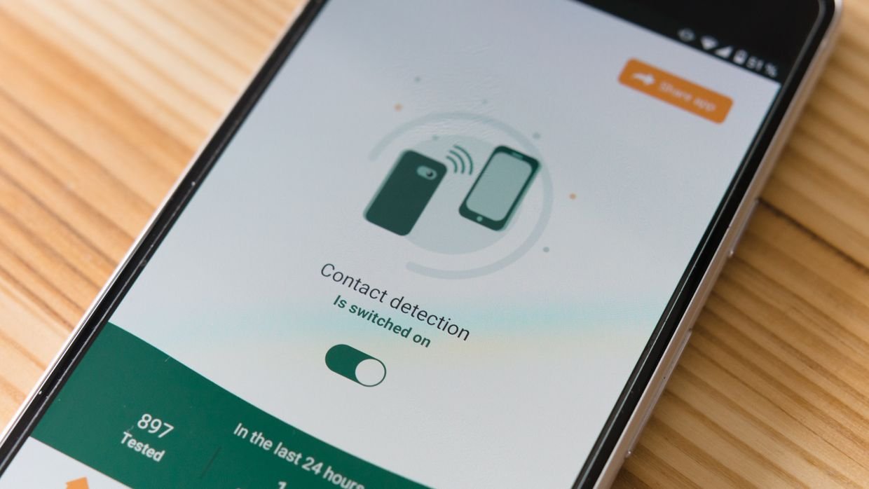 A settings screen with toggle switches, like Opera AI’s page-context switch.