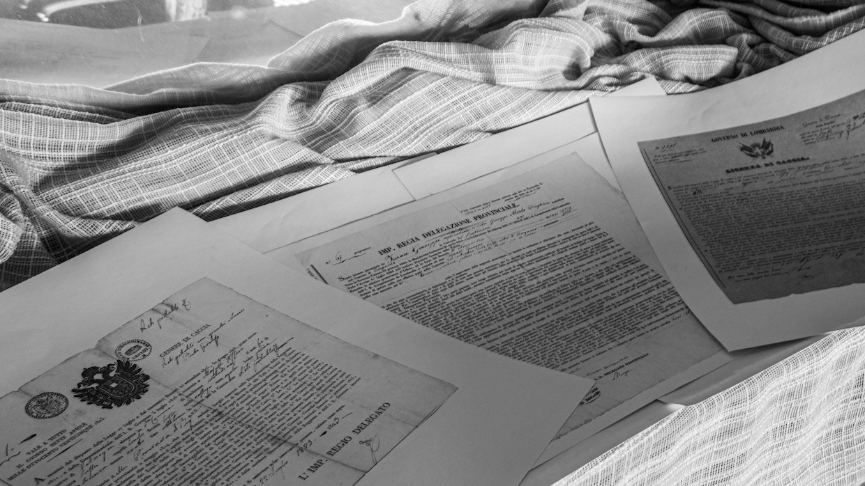 An original document next to a photocopy.