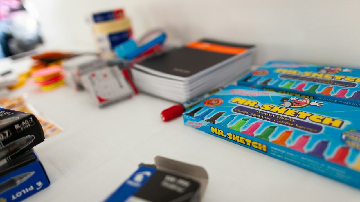 Quiz cards on a desk, for the quizzes and spaced repetition Recall has and we lack.